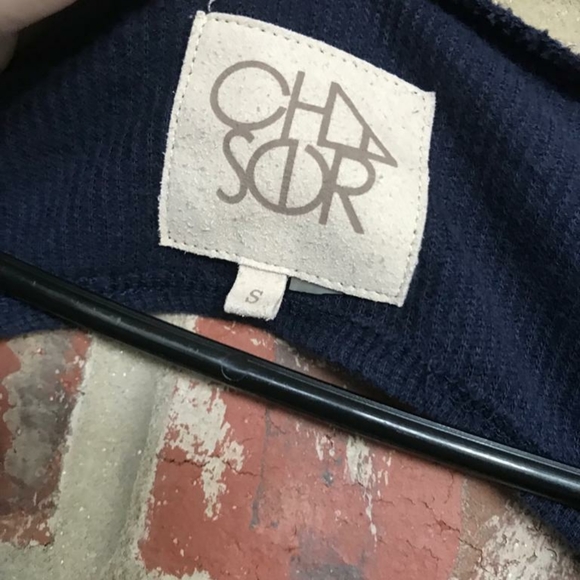 Cold shoulder sweater - Picture 3 of 3